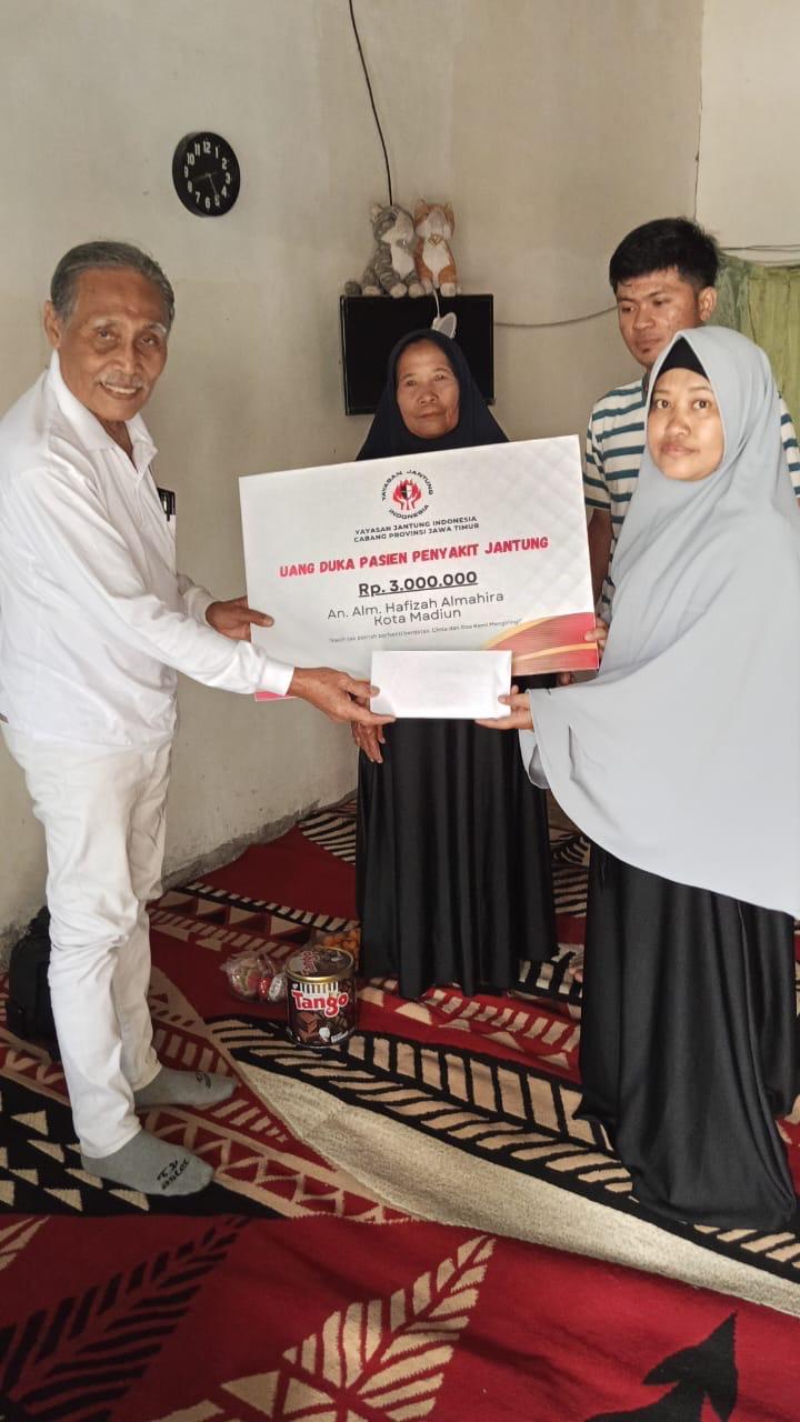 YJI Jawa Timur Serahkan Uang Duka Pasien PJB di Kabupaten Magetan